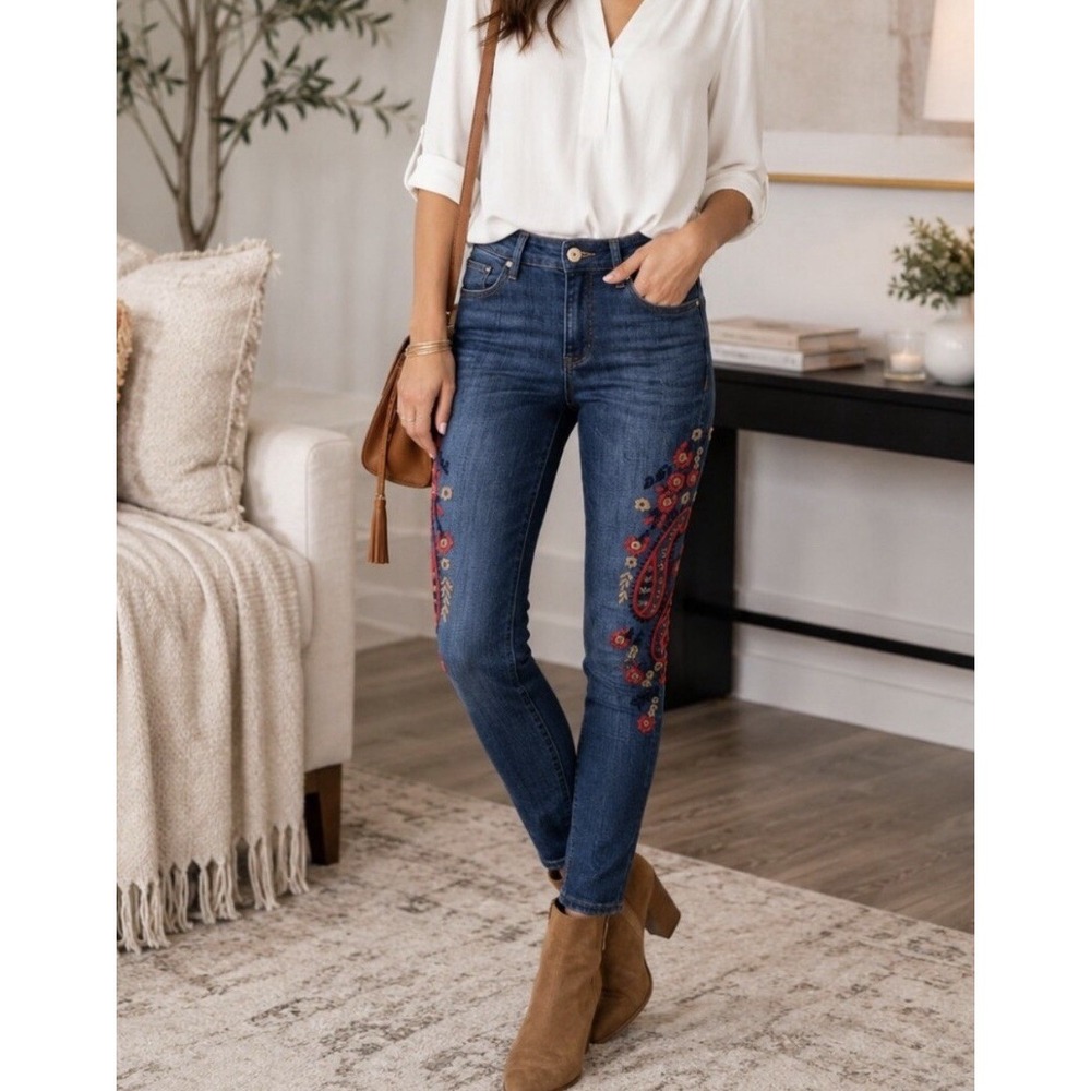 Y2K Tommy Hilfiger Jeans Women's Straight Leg Embroidered Paisley Boho- 29/6